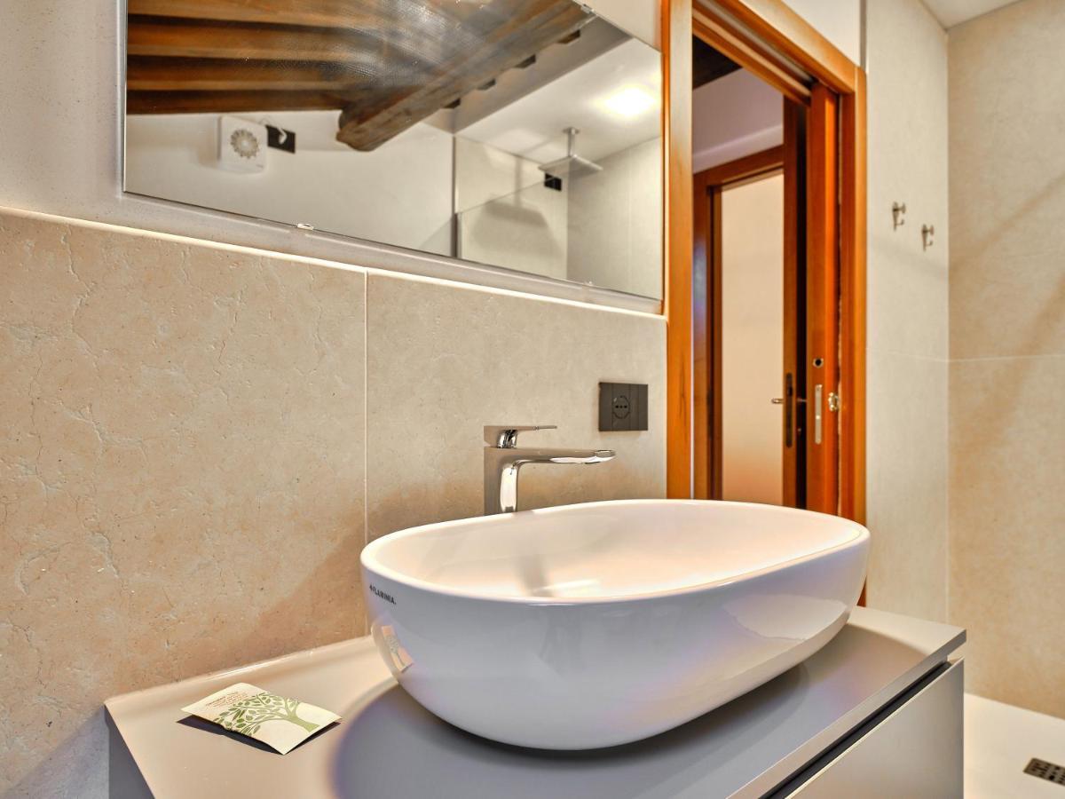 Apartmentsarena - Residenza Degli Scaligeri - Piazza Erbe Verona Kültér fotó