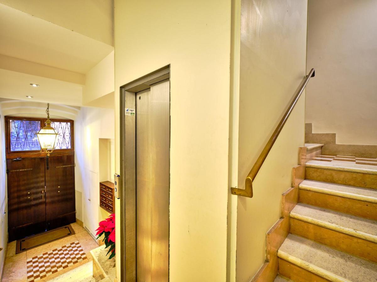 Apartmentsarena - Residenza Degli Scaligeri - Piazza Erbe Verona Kültér fotó